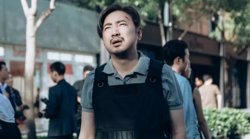 中年人的崩潰,都是從借錢開始的