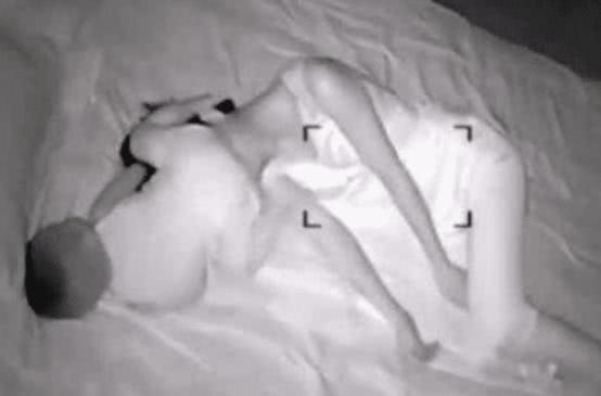 一男子在妻子房間安裝攝像頭,夜里拍下這樣場(chǎng)景!網(wǎng)友:太扎心了!