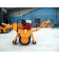 單輪壓路機(jī)