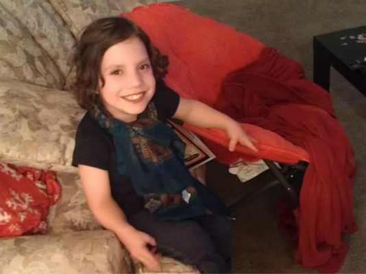 現(xiàn)實版孤兒怨VS電影版《孤兒怨》現(xiàn)實永遠比電影更恐怖,太嚇人了!