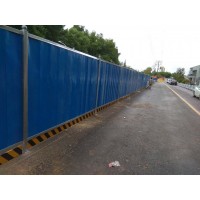 彩鋼瓦圍擋價格-南京彩鋼板圍擋現(xiàn)貨價格批發(fā)-南京律和護欄廠